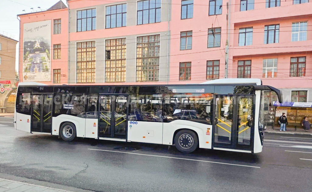 До конца года в Брянск поступят ещё 20 новых автобусов большой вместимости