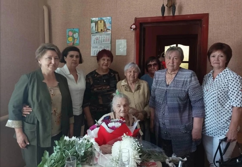Мария Ивановна Кузнецова из Дятькова отметила 100-летний юбилей