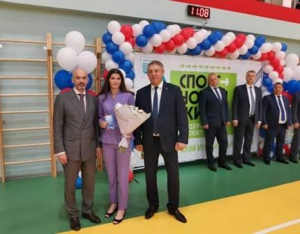 Губернатор Брянской области и первый замминистра спорта России открыли ФОК в Выгоничах