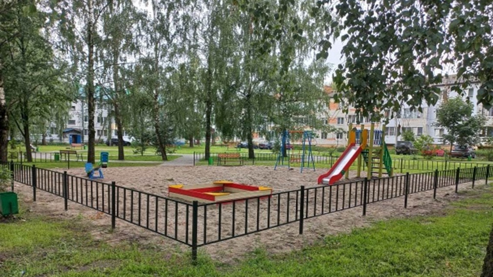 В Глинищеве завершено благоустройство в рамках нацпроекта «Жилье и городская среда»
