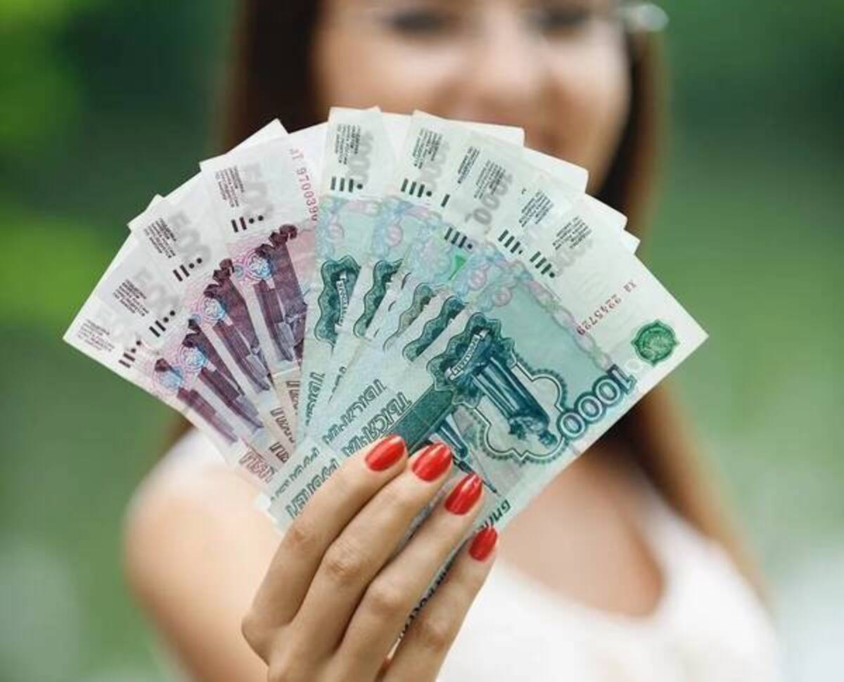 В Брянской области среднемесячная зарплата превысила 49 тысяч рублей