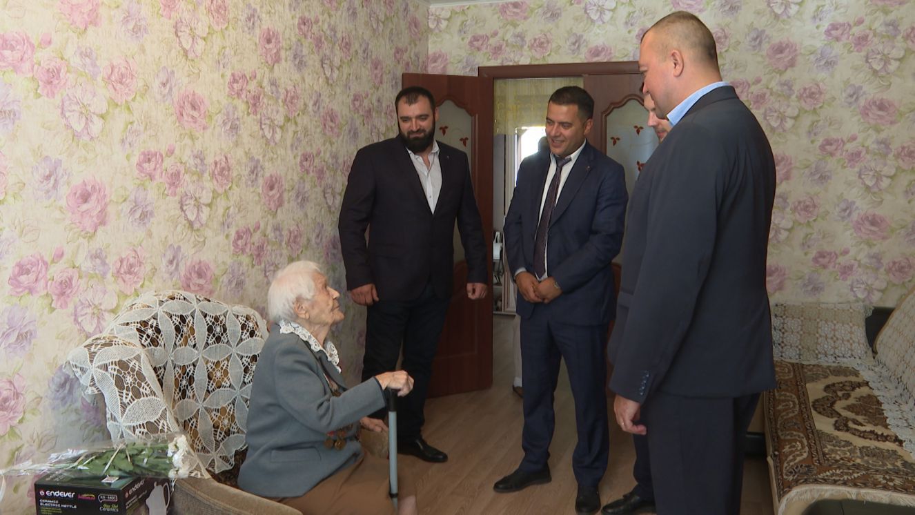 Акция «Концерт у дома ветерана» проходит на Брянщине