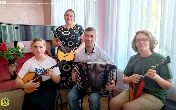 Материально-техническую базу обновили в детской школе искусств № 10 города Брянска