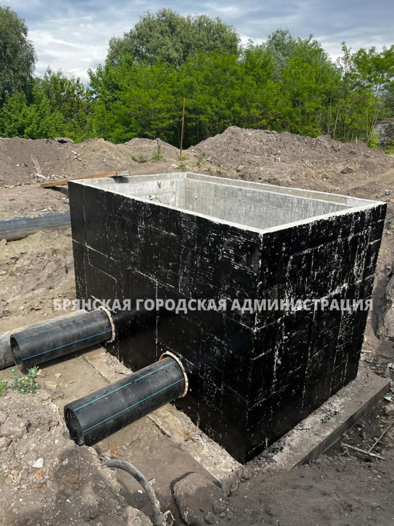 Реконструкцию канализационных коллекторов продолжают в Брянске