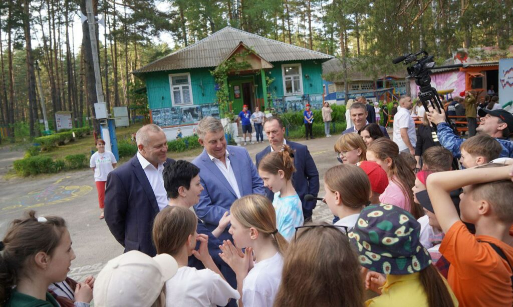 Брянские строители восстанавливают  важные социальные объекты в луганской Брянке