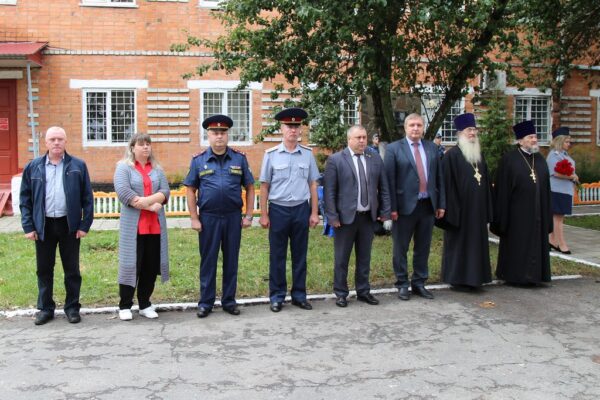 В СИЗО-2 УФСИН России по Брянской области почтили память сотрудников, погибших при исполнении служебных обязанностей