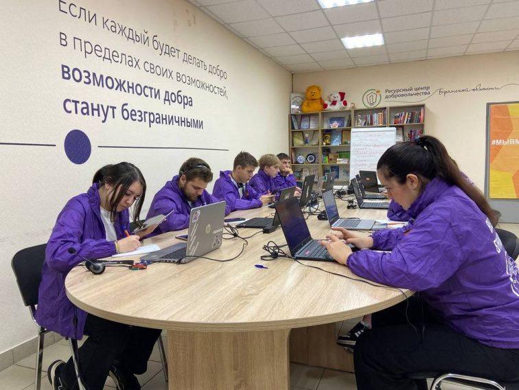 В Брянске на «прямую линию» губернатора поступают первые звонки