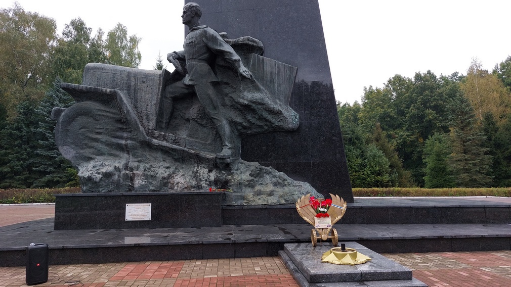 Брянский памятник воинам-водителям ждет капитальный ремонт