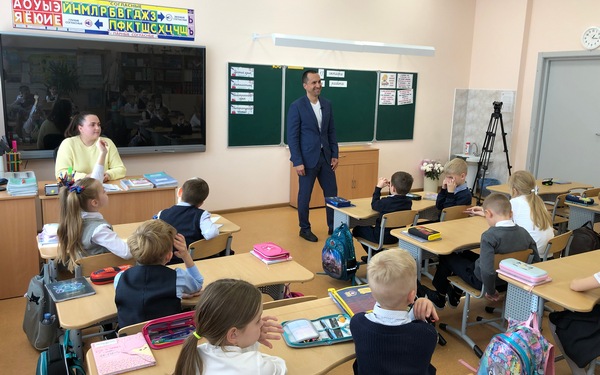 Брянские школьники участвуют в  акции «Папа в ТОПе»