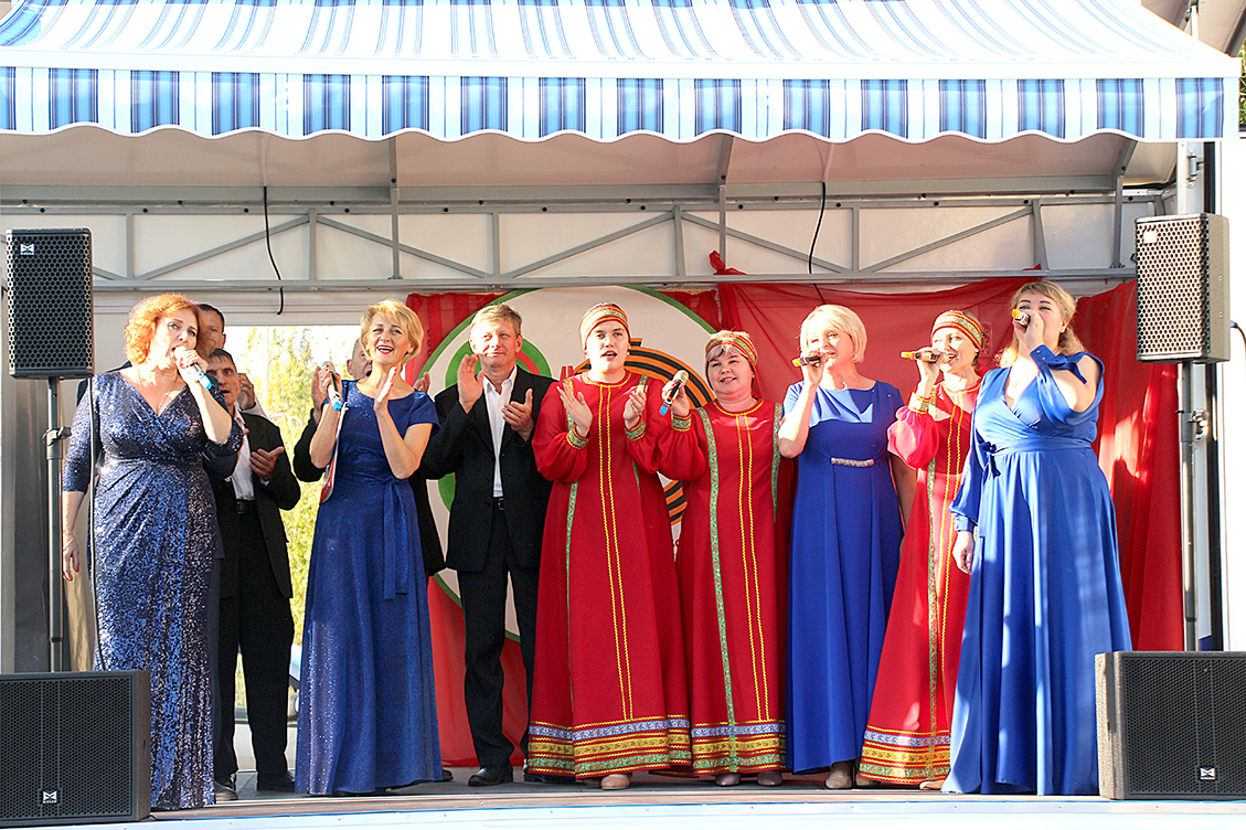 Клуб на колёсах дарит праздник сельчанам