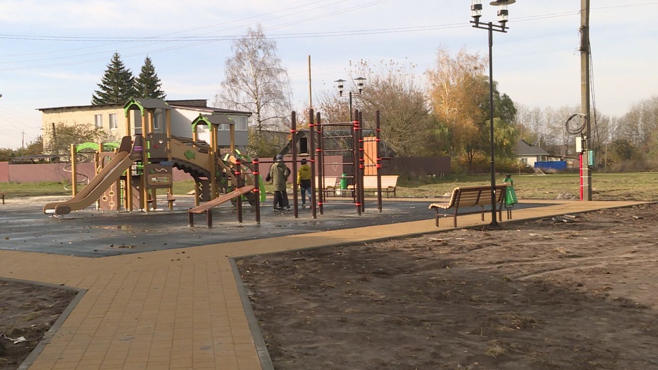 Новую детскую площадку откроют в селе Лопушь