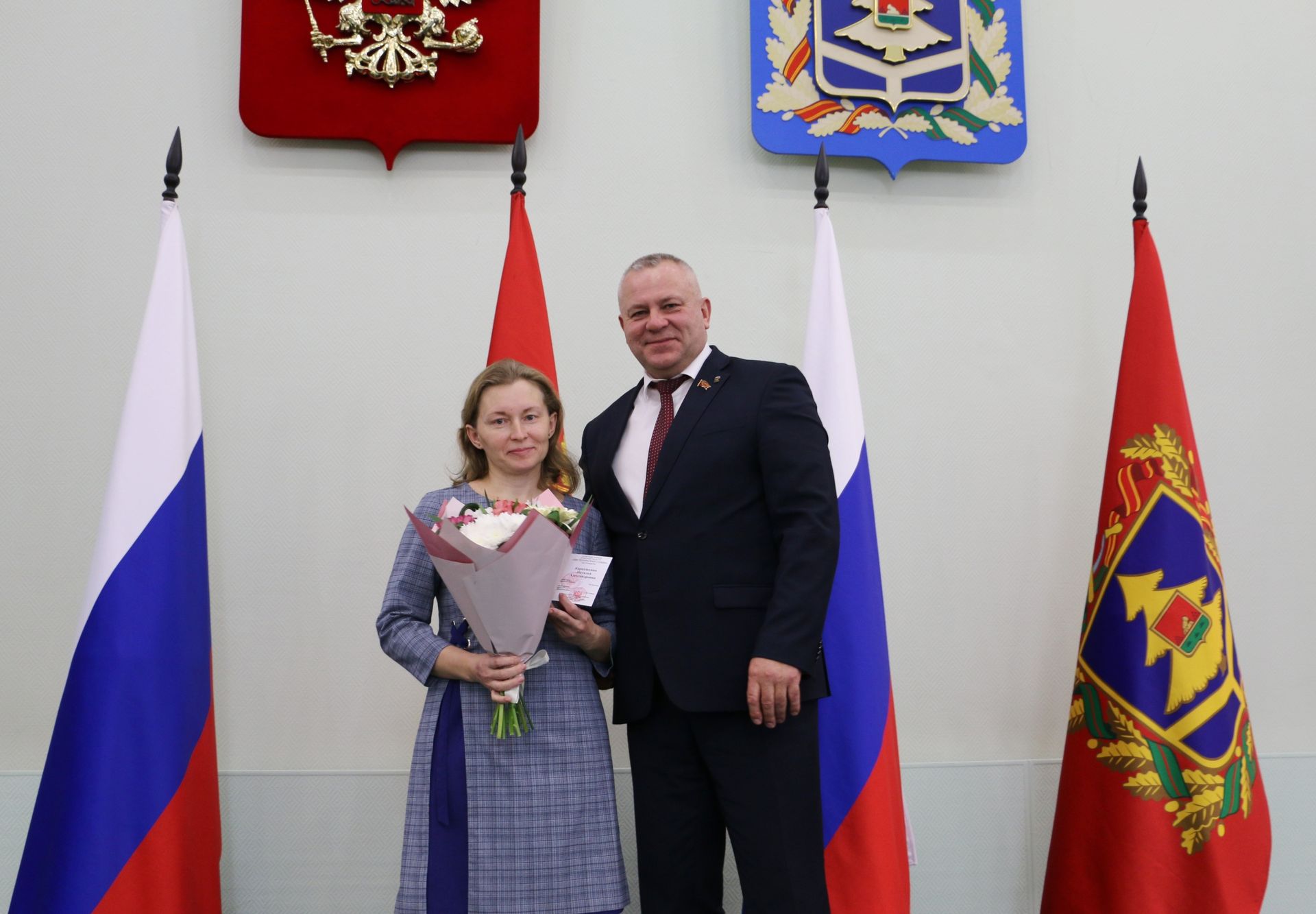 Брянских многодетных матерей наградили Почетными знаками «Материнская слава»