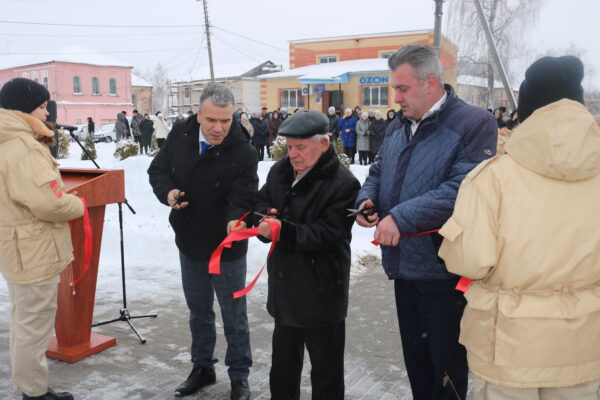 В Рогнединском районе состоялось открытие Сквера солдатской доблести