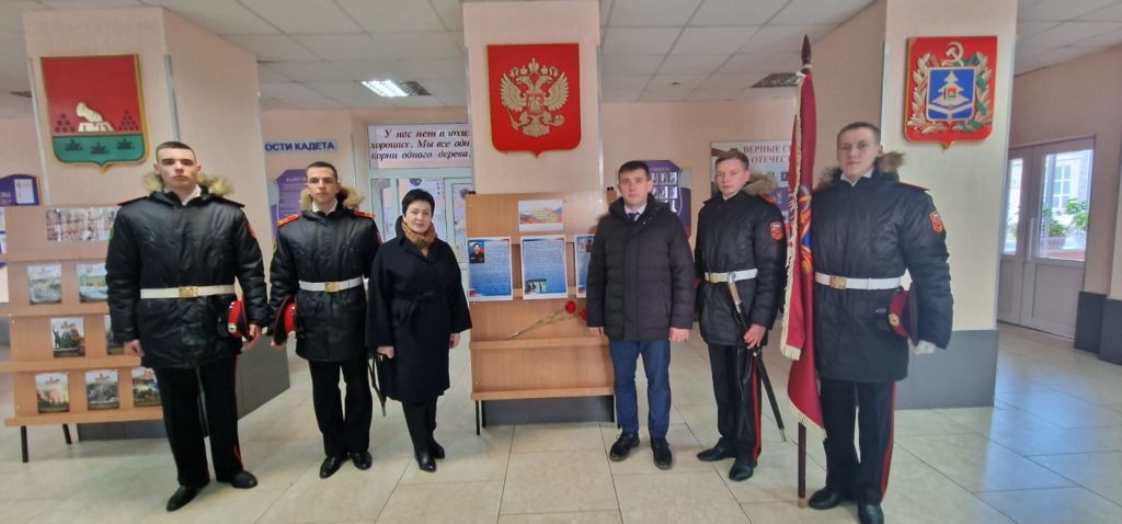 Брянских кадетов наградили грамотами и медалями