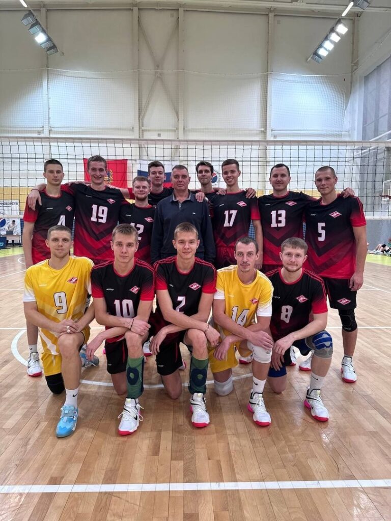 Лидерами российского чемпионата остаются волейболисты брянского «Спартака»