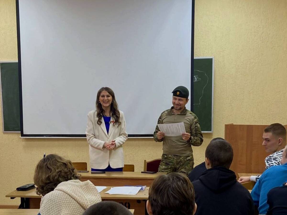 В Брянском училище олимпийского резерва состоялась встреча с участником СВО (6+)