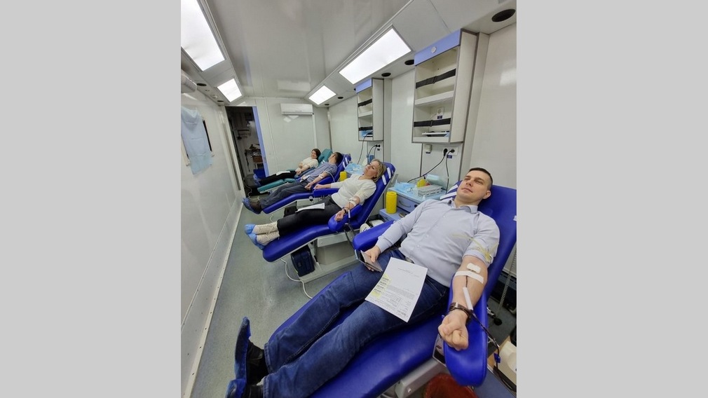 Сотрудники «Брянскэнерго» сдали более 20 литров донорской крови