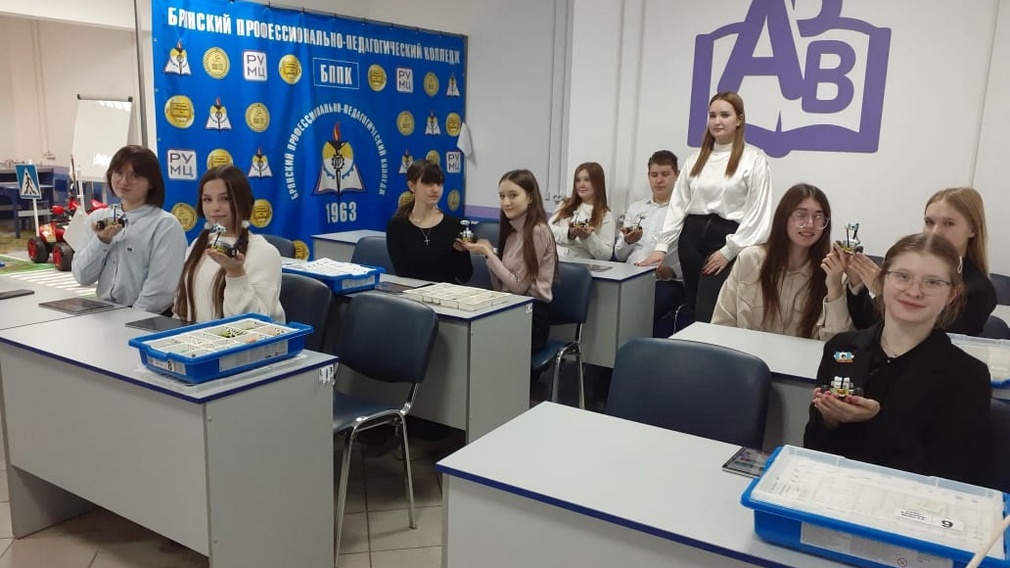 Профориентационный проект «Билет в будущее» реализуют в Брянском колледже (12+)