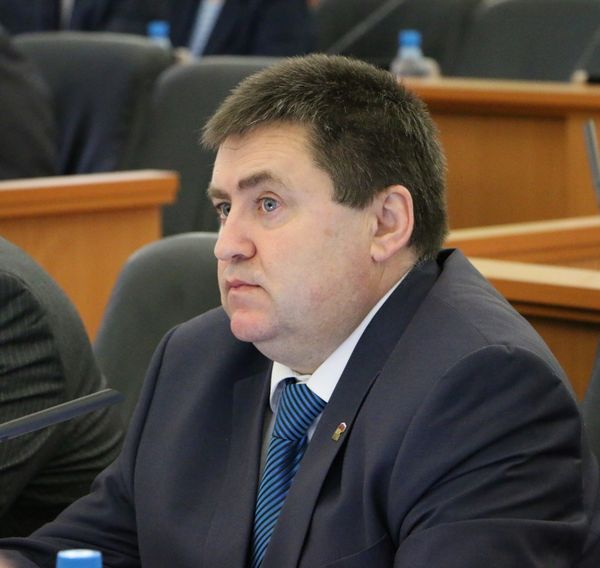 Э.В.Дуданов, депутат областной Думы: «…Служба по контракту сегодня – это шанс стать настоящим профессионалом».