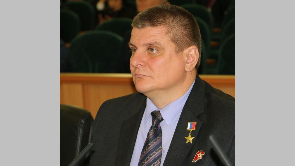 Герой России Александр Постоялко отметил важность воспитания в семье