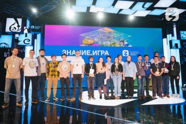 Школьники и студенты колледжей Брянской области могут проверить свои знания в отборочных играх всероссийского чемпионата по игре «Что? Где? Когда?»