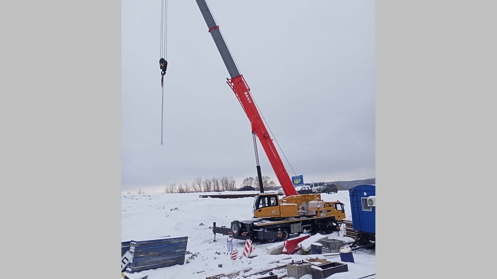 Строители моста в брянском Фокино укрепляют откосы дамб