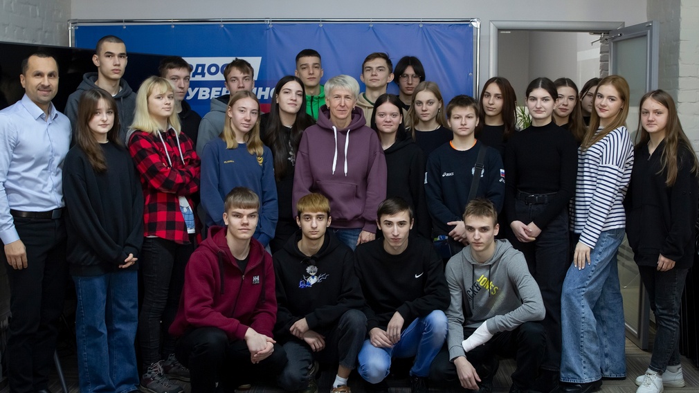 С брянской молодежью встретилась олимпийская чемпионка Лариса Куркина  (12+)