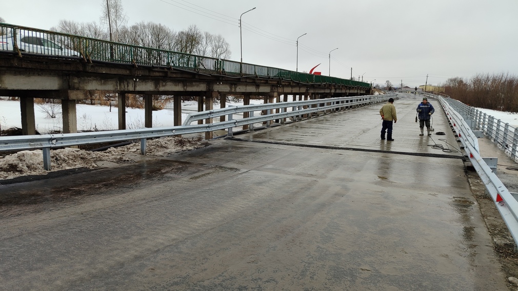 Временный мост через Судость построили в Почепе