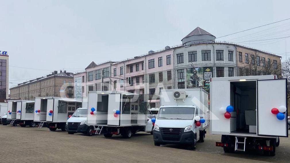 Специализированные автомагазины на сельские территории передали в Брянске главам поселений