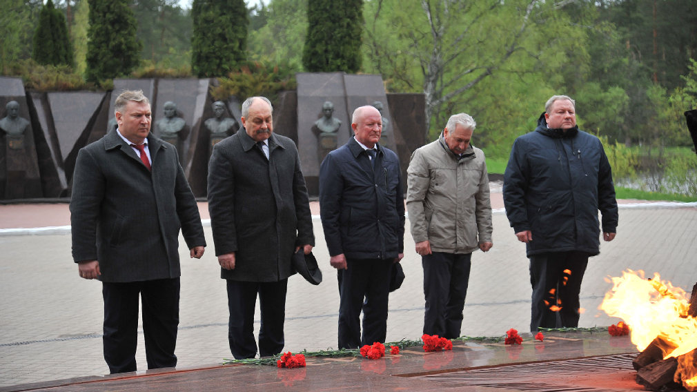 Память героев-освободителей Брянской области почтила белорусская делегация