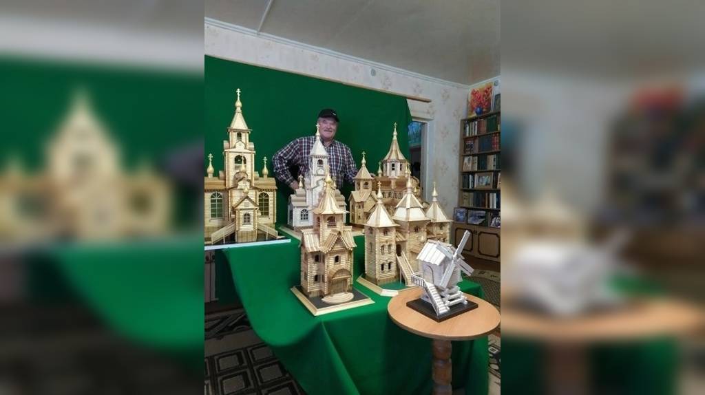 Миниатюрные храмы и крепости из дерева изготавливает мастер из поселка Ивот