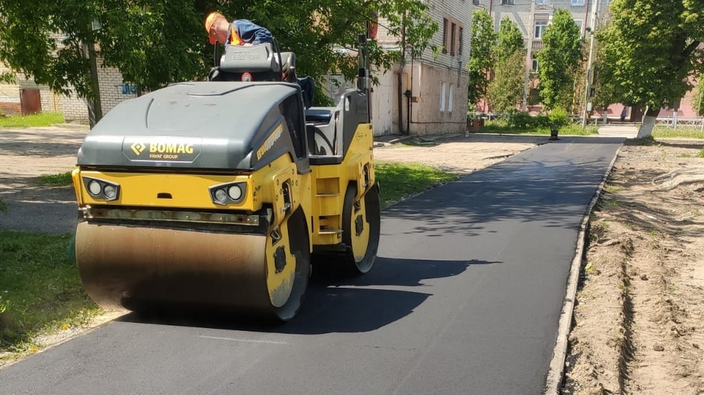 На Болховской улице в брянской Бежице обустраивают тротуары