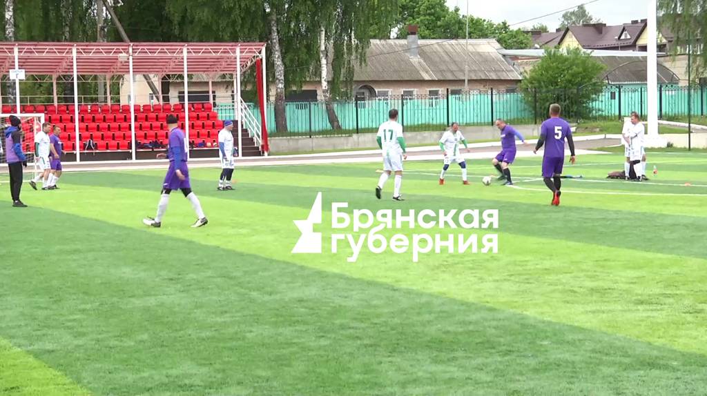 Чемпионат по футболу «Лига СССР 40+»  стартовал в Стародубе (12+)
