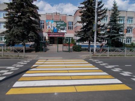 Благодаря дорожному нацпроекту в Брянской области продолжается обновление автодорог, ведущих к детским досуговым учреждениям