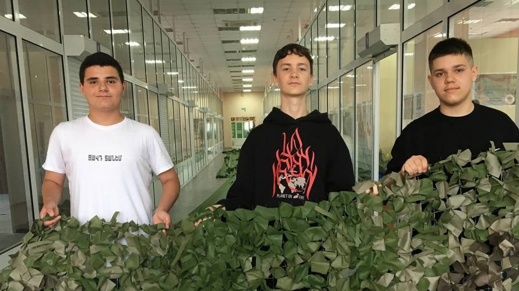 Участие в социальном проекте «Поддержим своих!» приняли клинцовские активисты