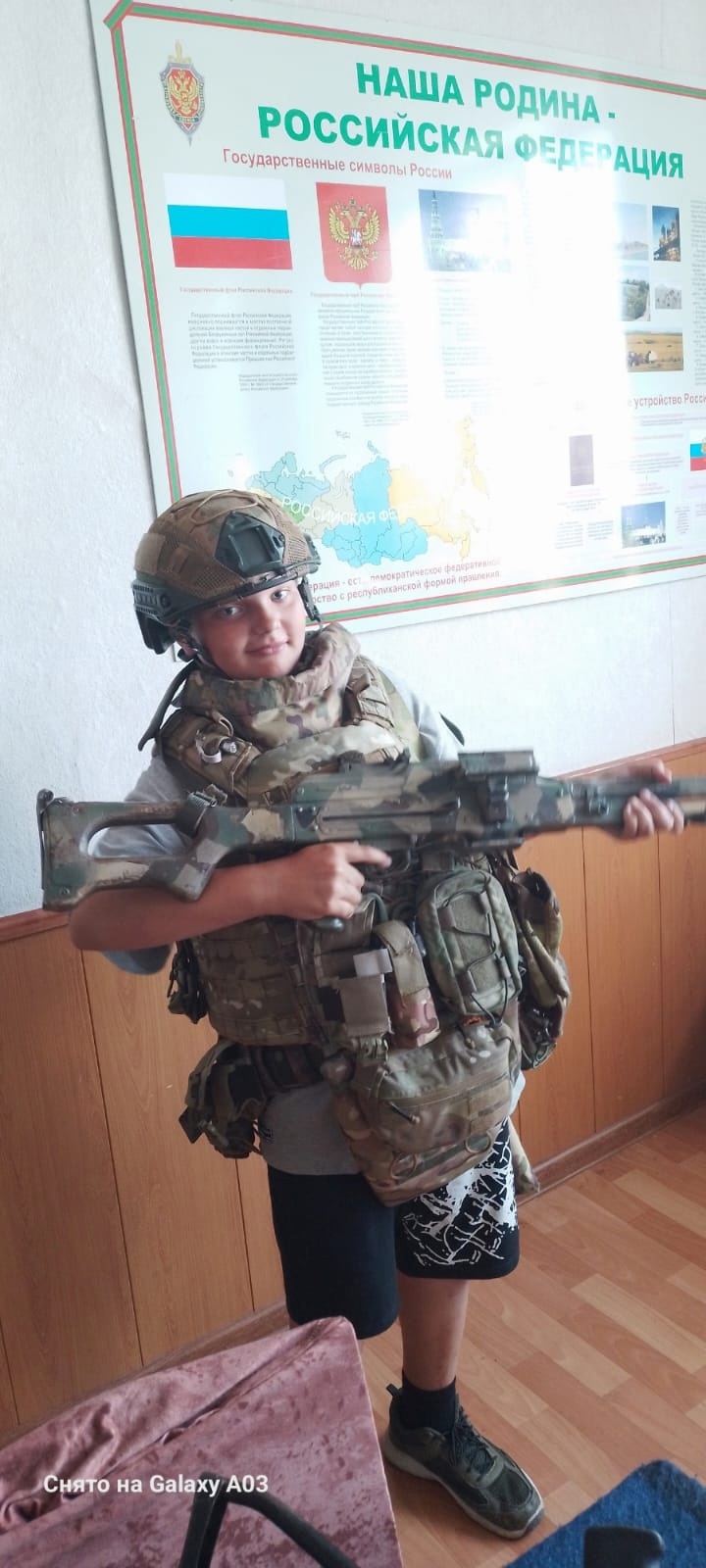 Ребята погарского школьного лагеря отдыха побывали в гостях у пограничников