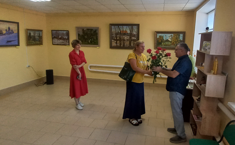 В Жуковке открылась выставка пейзажей брянского художника Игоря Лузакова