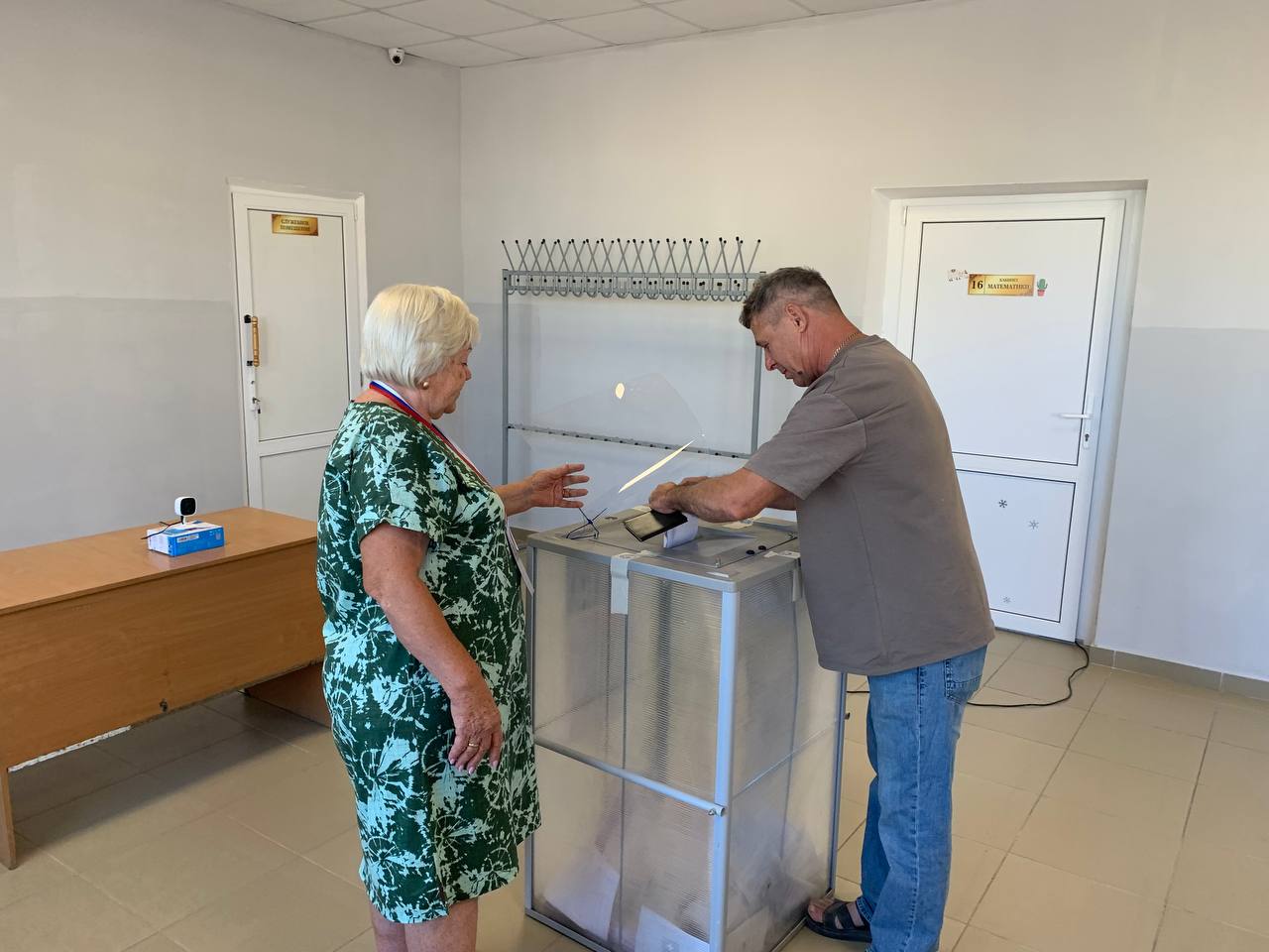 В Погарском районе проголосовал Сергей Краевой, атаман Погарской казачьей сотни