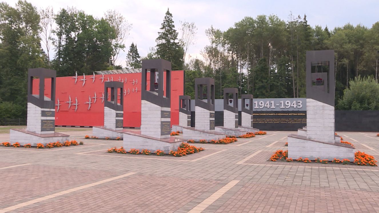 «И гибла Хацунь на рассвете»…