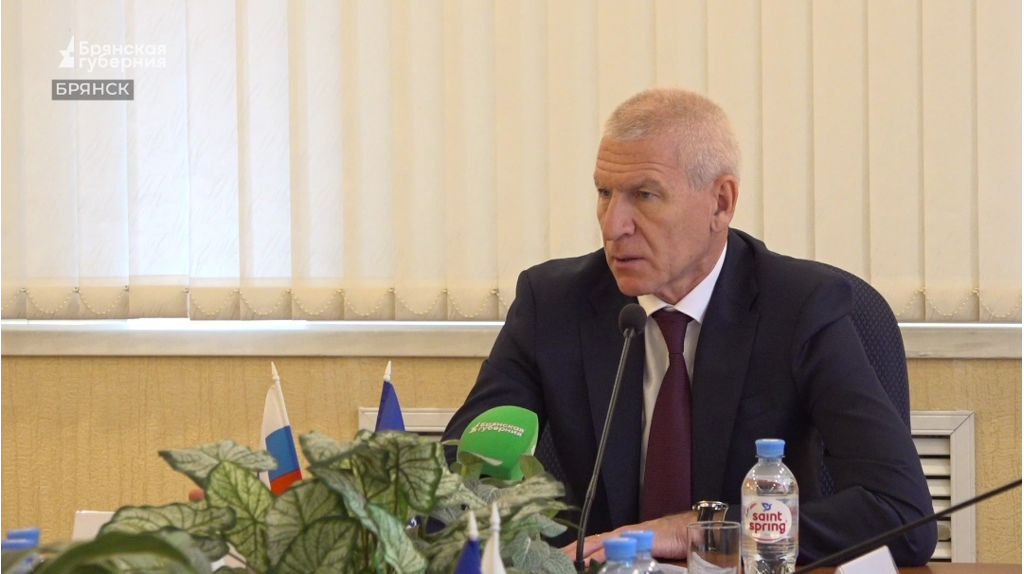 Встречу с руководителями образовательных учреждений провел Олег Матыцин