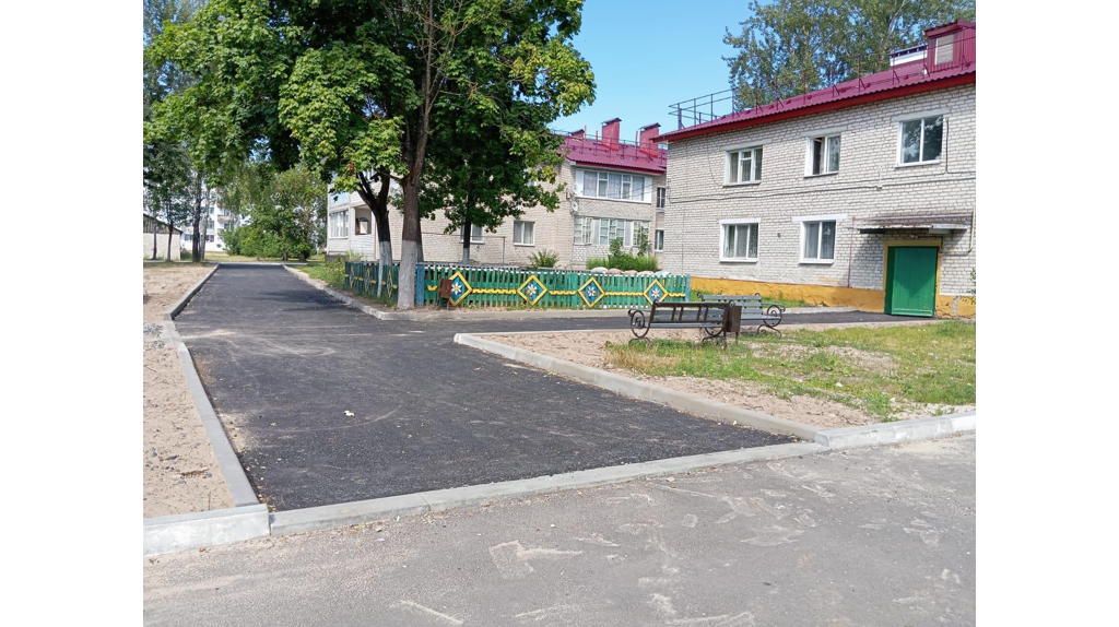 Двор по переулку Молодежному благоустроили в клинцовском поселке Чемерна