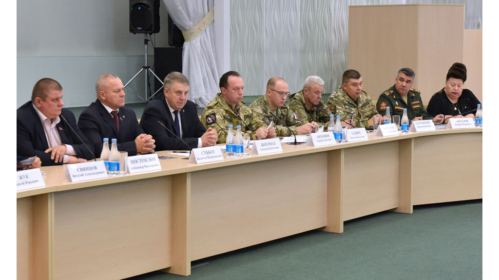 О выплатах бойцам «БАРС-Брянск» рассказал губернатор Александр Богомаз