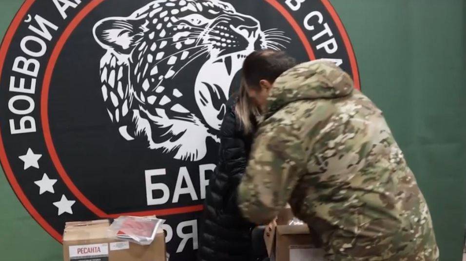 Две тепловые пушки передали бойцам батальона «БАРС-Брянск» медицинский центр «Мой доктор» и депутат горсовета Виктор Корхов