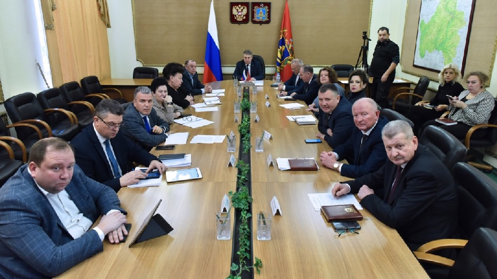 Прямую линию Президента Путина смотрит брянский губернатор Александр Богомаз