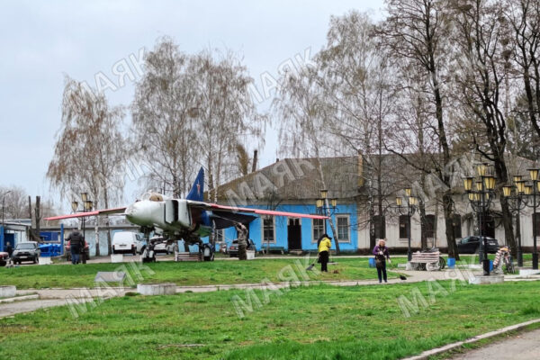 В Новозыбкове благоустроят сквер с самолетом