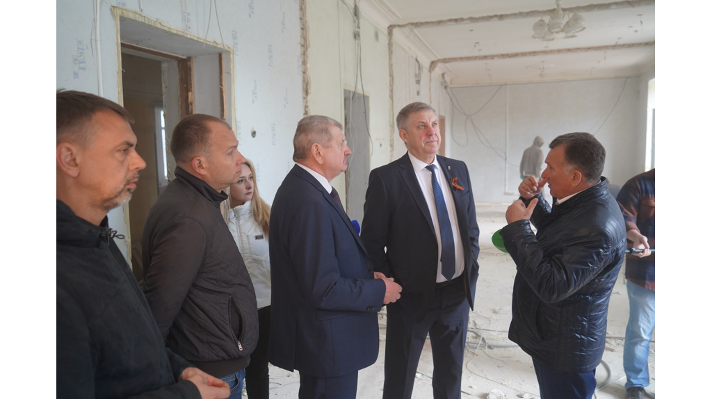 Ход  работ в Брянском филиале Сеченовского университета проинспектировал Александр Богомаз