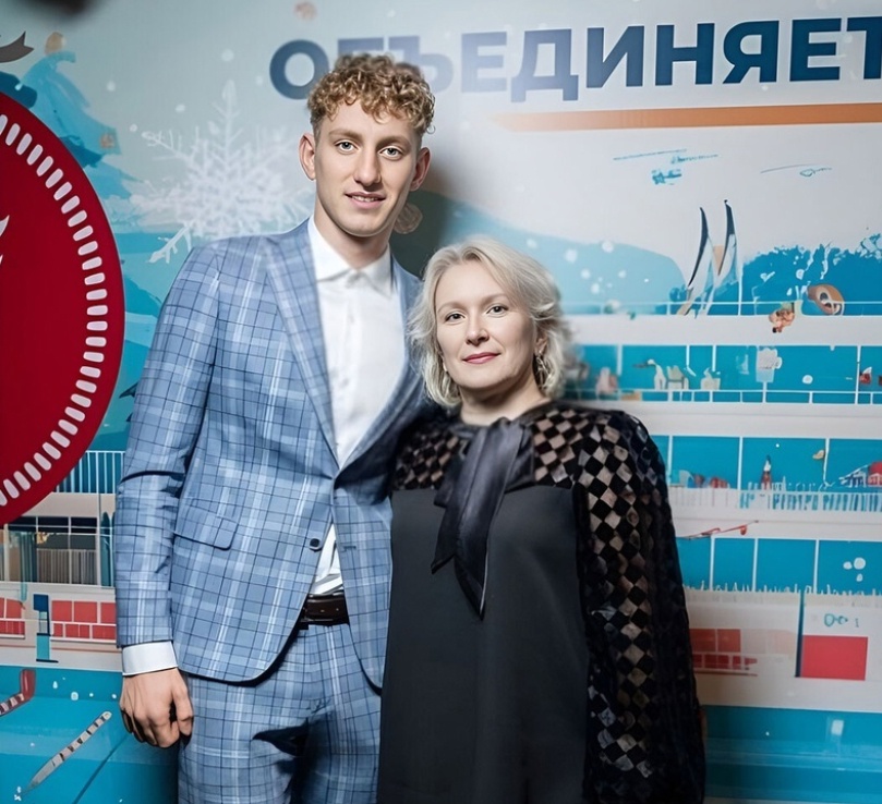 Брянский пловец Илья Бородин и тренер Марина Свистак получили звание заслуженных