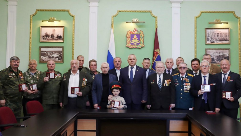 Памятные медали воинам-интернационалистам вручили в Брянске