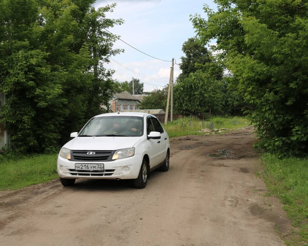 Капремонт дороги по улице Колхозной вскоре стартует в Комаричах