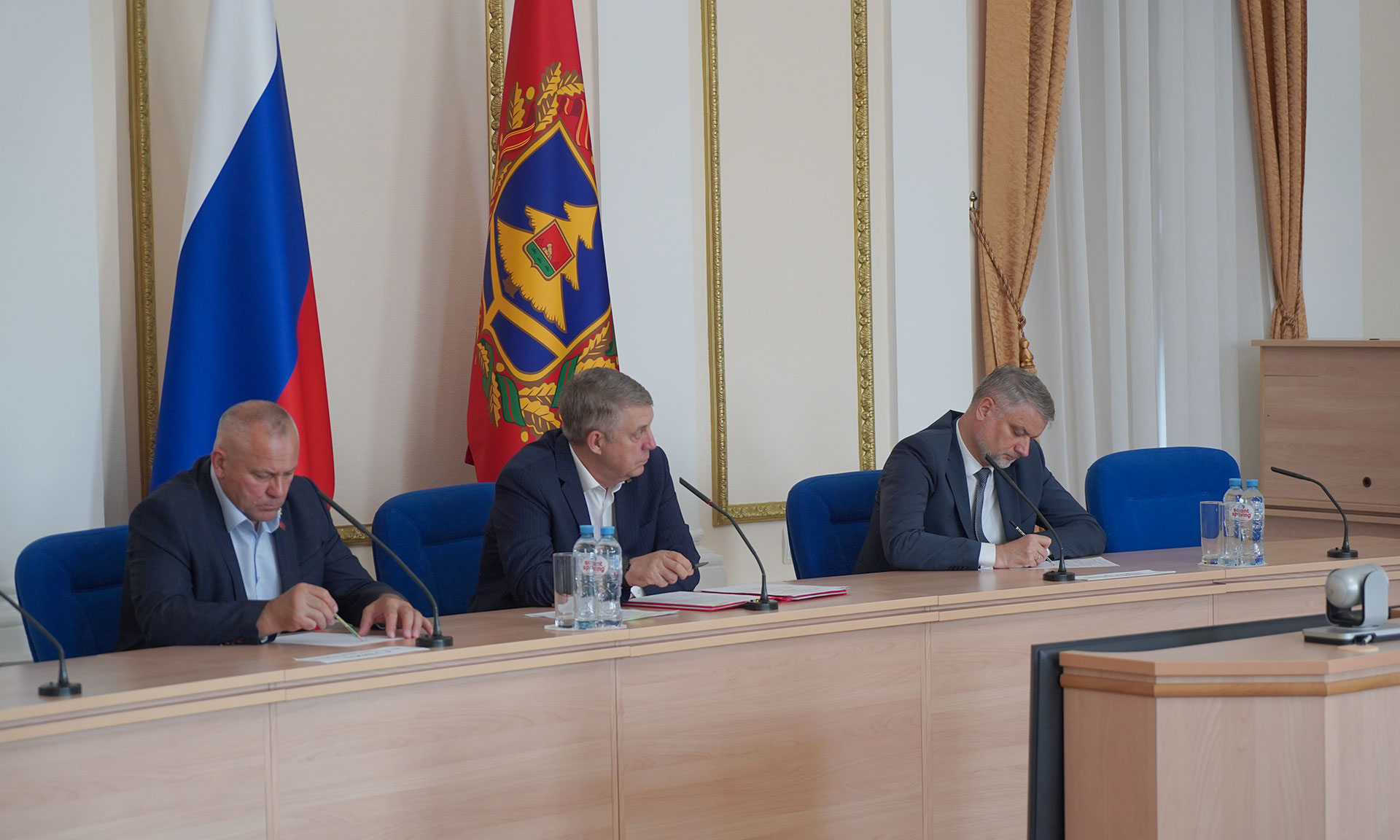 Реализацию региональных проектов в сфере образования и культуры обсуждали в Брянском правительстве